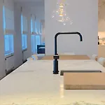 20 - Stunning Luxurious Spacious Design At The