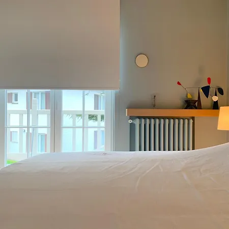 20 - Stunning Luxurious Spacious Design At The Apartment *